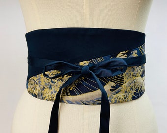 Wendbarer und verstellbarer zweifarbiger Obi-Gürtel aus bedruckter japanischer Baumwolle, Wellenmuster, marineblauer Hintergrund und schlichtes Marineblau, hohe Taille.