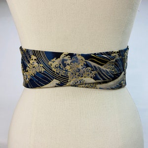 Ceinture Obi réversible et réglable en coton imprimé japonais motif vague fond bleu marine et uni bleu marine taille haute image 3