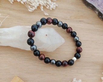 Natural stone protection bracelet in red tiger's eye hematite and onyx lithotherapy jewel by Adèle & Louise