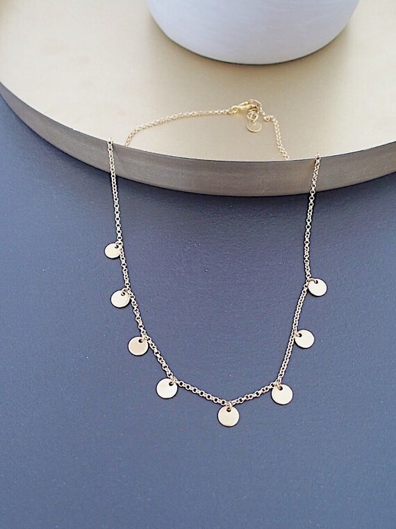 Short Necklace Style Ras Neck in Golden 