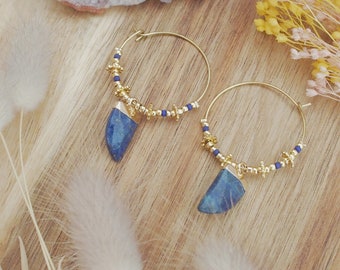 Grandes créoles en Lapis Lazuli ou Howlite Turquoise boucles en plaqué or PRIYA par Adèle et Louise