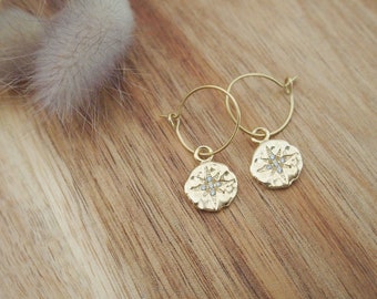 Boucles d'oreilles mini créoles plaqué or médaille étoile zircon minimaliste boucles STELLA par Adèle et Louise