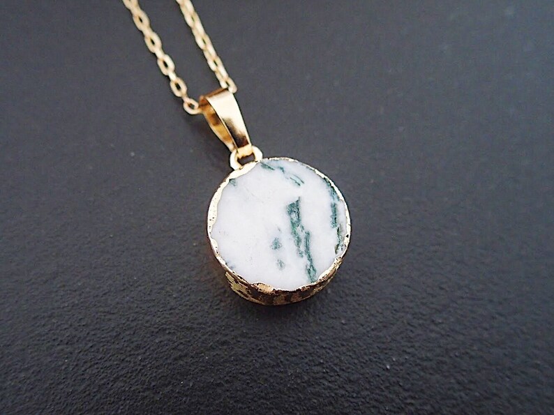 Collier cristal quartz ou agate cerclé d'or bijou laiton collier Météore par Adèle et Louise image 6