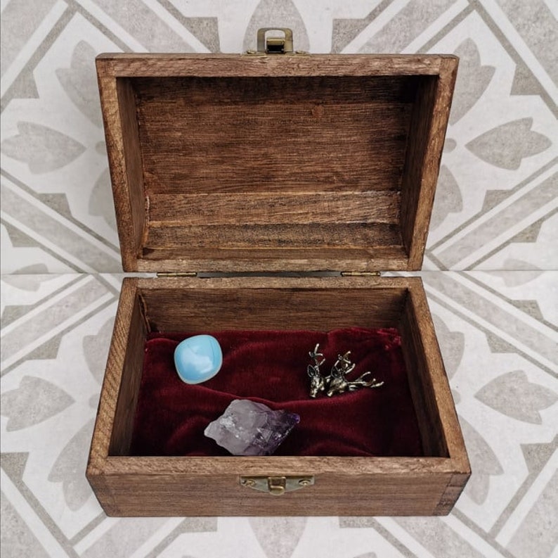 Wooden Embellished Jewellery Box Wooden Crystal Box Embellishment Dice Box Jewellery Storage Varnished Wooden Box Trinket Box Present