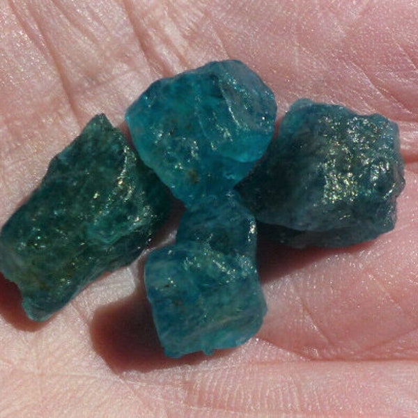 Apatite, batch of 4 raw and natural stones, 8.3 grams, minerals for jewelry making, collection or lithotherapy