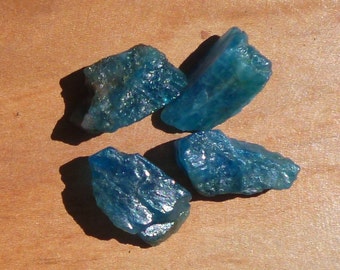 Apatite, pierres gemmes brutes et naturelles, 6.1 g / 30 carats, pour fabrication bijoux, collection ou lithothérapie