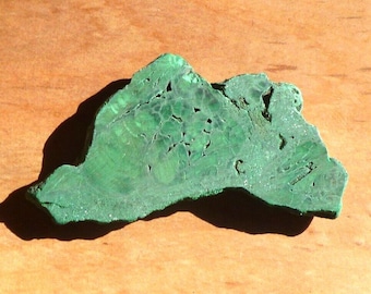 MALACHITE, pierre gemme brute et naturelle, 63x23x6 mm, 26 g, pour fabrication bijoux, collection ou lithothérapie