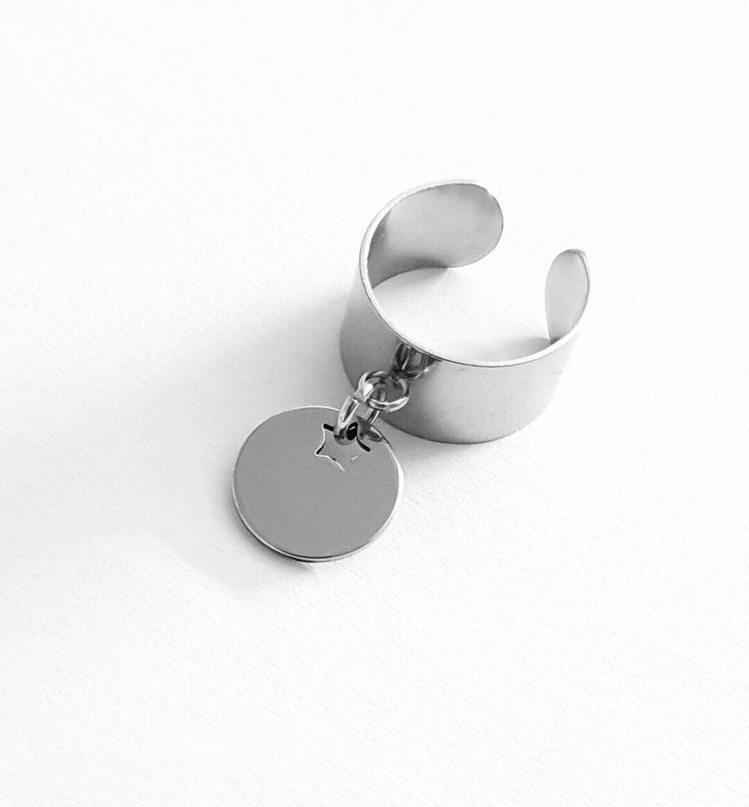 Bague Large Ou Fine ETOILE Pampille Ronde Pendentif Plat Acier bague-large-ou-fine-etoile-pampille-ronde-pendentif-plat-acier