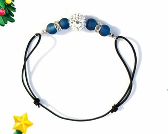 Bracelet cordon bleu avec strass et perles, bleu et banc, idée cadeau femme, fille,  jeune et ado, St Valentin, anniversaire, Noel