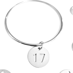 Jonc Femme personnalisé, GRAND PENDENTIF chiffre creux, 1 à 30, pampille ronde Acier Inoxydable, idée cadeau femme Noel  anniversaire