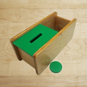 Montessori Imbucare Box with Flip Lid 1 Slot and Coin Montessori Infants Toys Object Permanence Box IB104 image 6