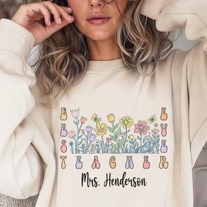 Sweatshirt aangepaste leraar, sweater beste leraar ooit, schattige sweater mevrouw Teacher, cadeau Teacher Appreciation, sweater retro bloem