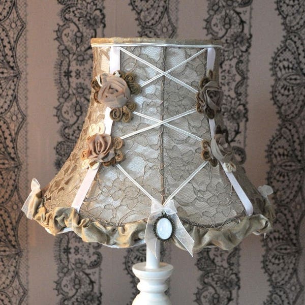 Lampe style shabby victorien