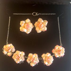 Vintage Shell Flower Jewelry Set – Handmade Necklace & Clip-On Earrings – Cottagecore Coastal Style