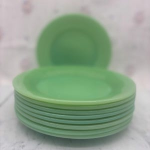 Vintage Fire King Jadeite Dinner Plate: Mid-Century Green Glass Restaurant Ware