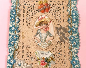 Antyczna wiktoriańska kartka walentynkowa z koronką – wytłoczone serce z motywem kwiatowym, ok. 1900 r.