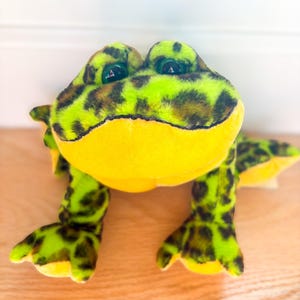 Ganz Webkinz Bullfrog Plush: 2000s Green Yellow Frog, Code Present