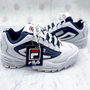 Zapatillas deportivas vintage FILA estilo Disruptor, azul marino y blanco, talla US 8.5, estilo Y2K, ropa urbana deportiva. imagen 1