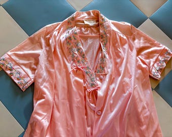 Vintage 70s Pink Embroidered Nylon Lounge Set, JC Penney Robes Cottagecore Lingerie