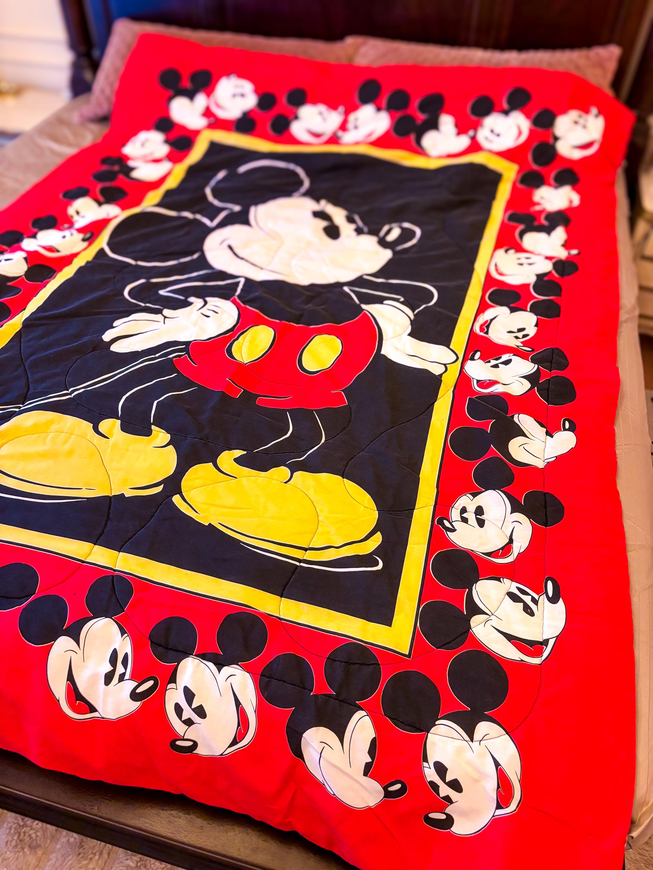 Diamond Center Blanket 1980年代購入 Vintage Vintage Disney Mickey Mouse Quilt – 85” X 60” – Classic Red/black