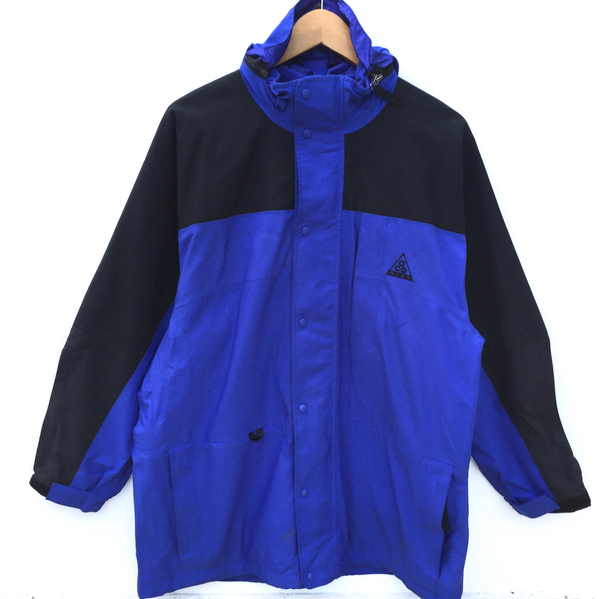 windbreaker sweater nike