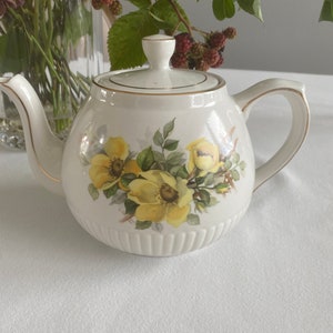 Vintage Floral Teapot