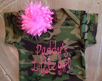 Camouflage Clothing, Camo Baby Outfit, Daddy's Little Girl, Camo Bodysuit, Baby Girl Clothing, Embroidered Bodysuit, Baby Shower Gift