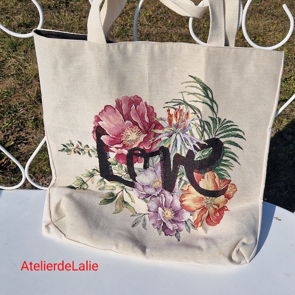 Grand sac  fait main motif "love" et fleurs , en toile coton épais