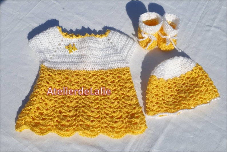 white and yellow hat and slippers size 0-3 months handmade Bra or dress