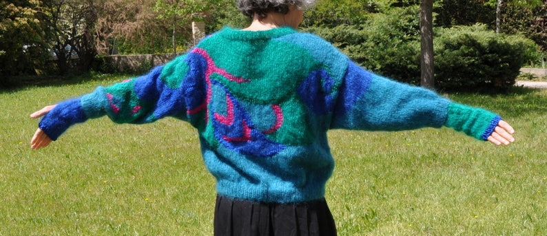 Pull fait main en jersey jacquard, mohair, motif viscose dans les bleu