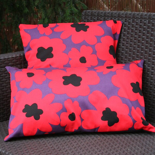 Housse de coussin en tissu japonais avec de grosses fleurs rouges