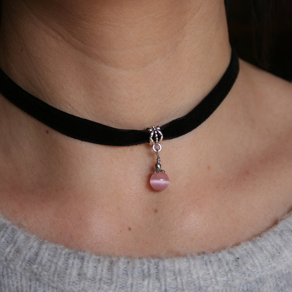 Collier ras de cou en velours noir et œil de chat