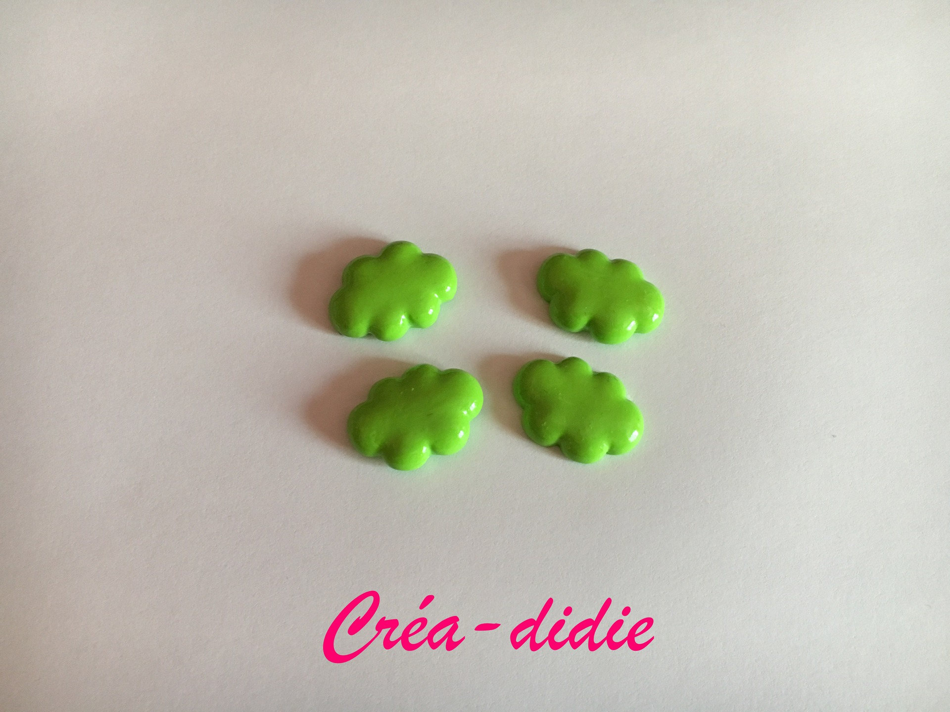 Petit Nuage Vert de Décoration