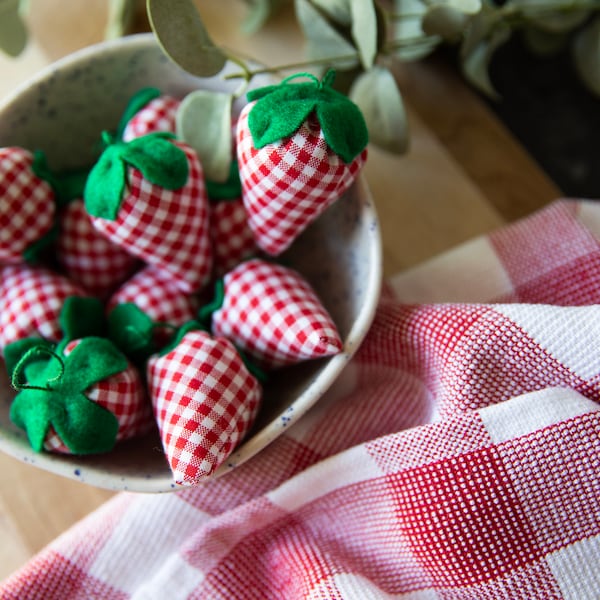 12 Fabric Strawberries and 3 Yards of Twine, Stuffed Strawberries with Green Leaves, Stem and Loop, Red Gingham Strawberries