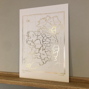 Léarscáil na hÉireann, carte d'Irlande en or métallique