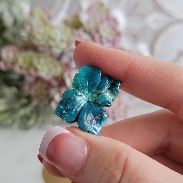 Teal Tantalizer Gem Silica Chrysocolla Hand Carved Floral Flower Tropical Hibiscus Carving Mineral Crystal Pendant Talisman Charm PUFL1