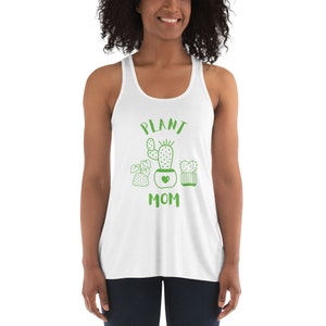 Plant Mom Women&#39;s Flowy Racerback Tank