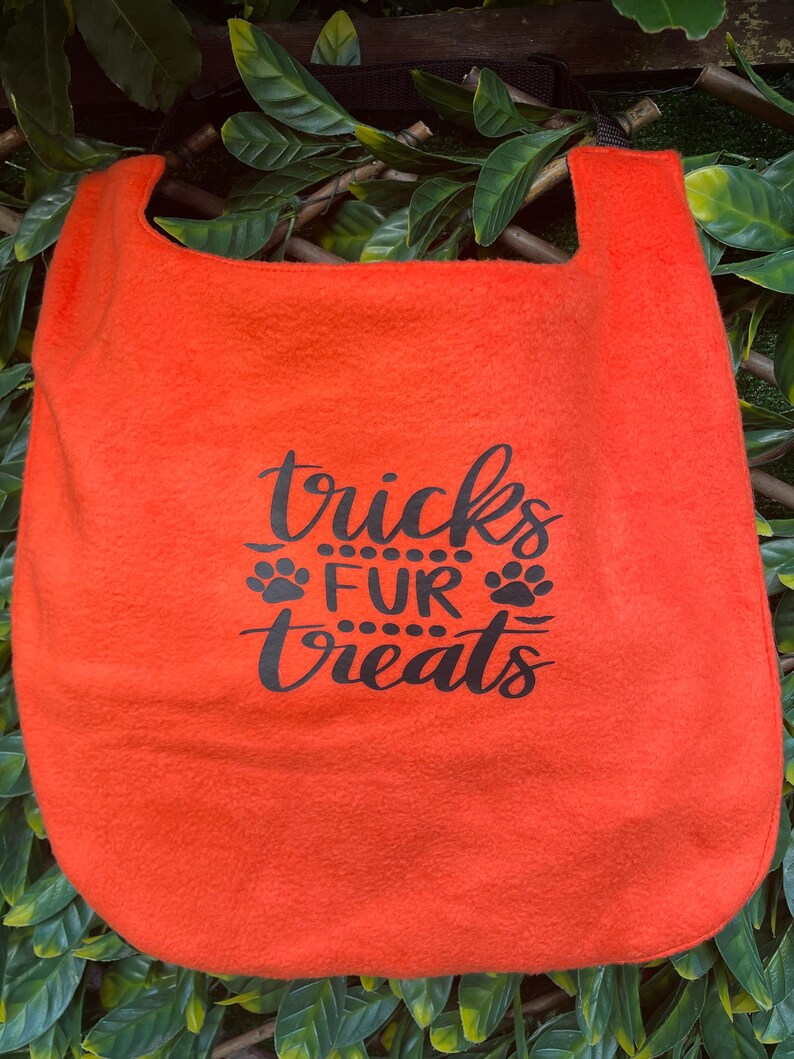 Large Breed Halloween Dog Bib,dog Slobber Drool Bib,newfoundland Dog,st