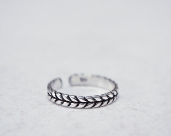 Thin Vine Midi / Toe Ring • 925 Sterling Silver Adjustable