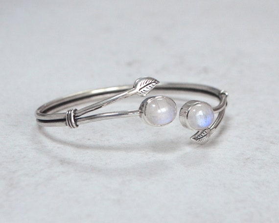 Moonstone with Twisted Arms 925 Sterling Silver Necklace