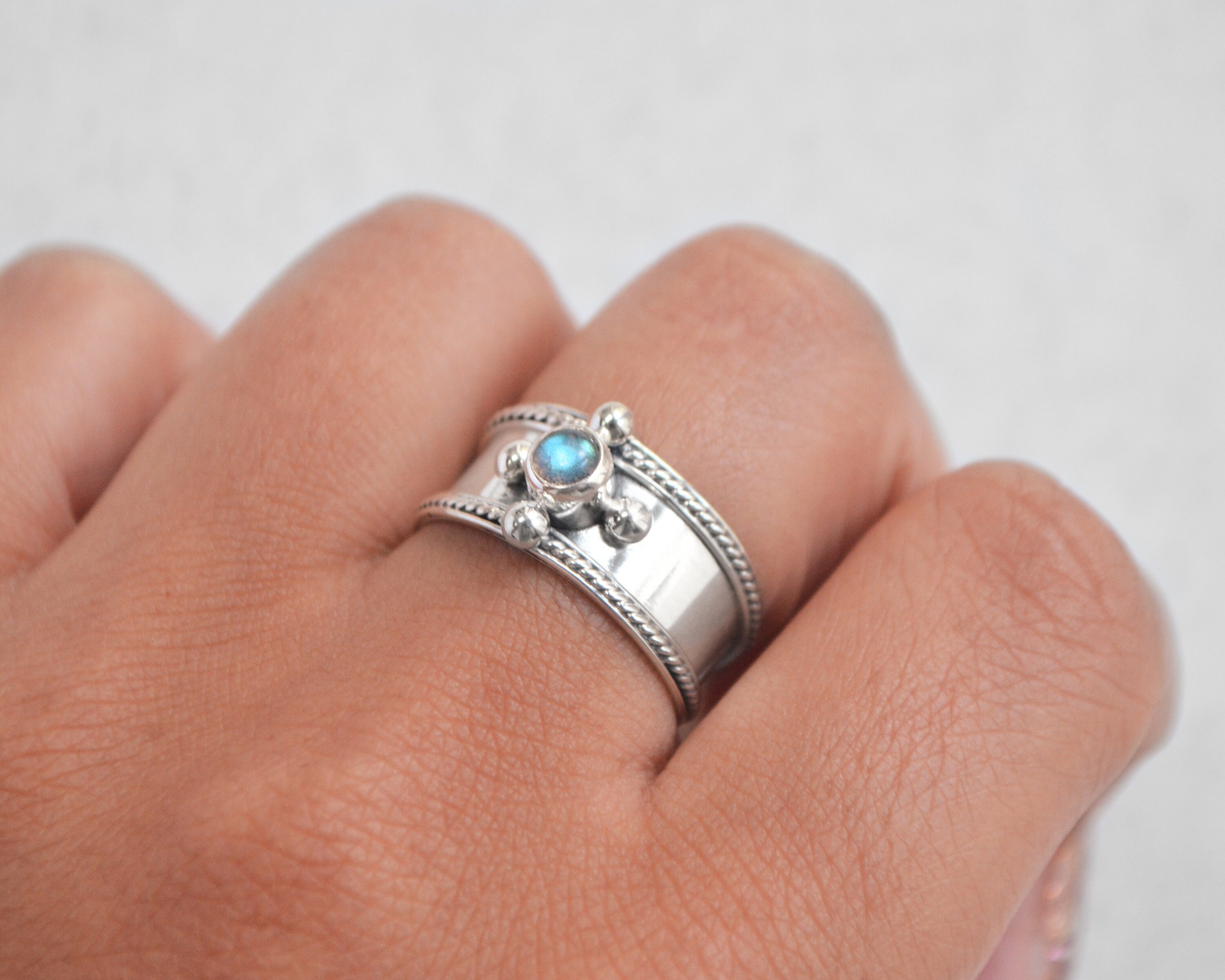 Labradorite Detailed Band Ring • 925 Sterling Silver • Unisex Beaded