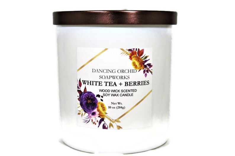 White Tea And Berries Scented Wood Wick Soy Candle
