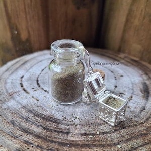 Spiritual Protection Locket Pendant with Custom Powder Vial of choice - Colgante Espiritual con Relicario y Frasco con Polvo Personalizado