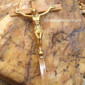 Plastic Crucifix for Religious Spiritual Altar ~  Crucifijo Plastico para la Bobeda Espiritual