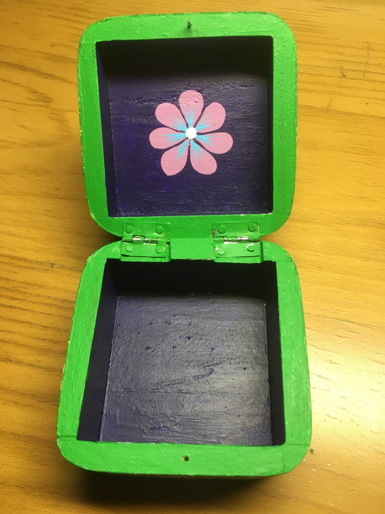 Green Oaxacan Hand Made JewelryTrinketKeepsake Box Made From Copal Wood In Alebrije Style