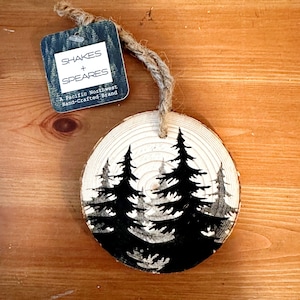 Adorno de madera pintado a mano, árboles, madera cruda, PNW, noroeste del Pacífico, regalo para amantes al aire libre, decoración del hogar, decoración moderna, adorno de árbol de Navidad