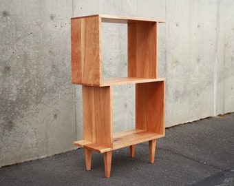 Librería Boot OFFSTACK, estantería geométrica moderna, almacenamiento de libros de madera maciza, estante asombroso (se muestra en cerezo)