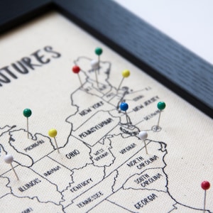 Carte de voyage Our Adventures encadrée avec des punaises, cadeau en coton, carte des États-Unis avec punaises, carte famille des États-Unis, cadeau unique pour la fête des pères RTS