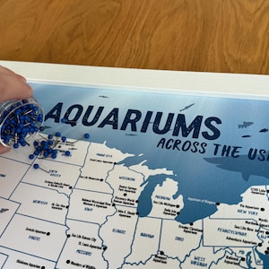 Carte des aquariums des États-Unis avec punaises, carte des voyages à travers les États-Unis, carte des aquariums, liste des seaux ultimes, cadeau d'un compagnon de voyage, carte des aventures de la vie marine