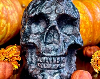 Garnet Astrophyllite Sugar Skull Halloween Decor, Summerween Spooky, Samhain Day of the Dead, Dia de los Muertos, Ofrenda, Altar decor